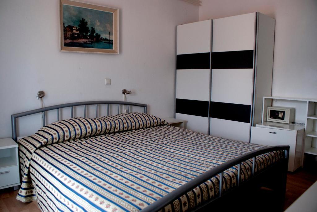 Pansion Ana Hotel Mali Lošinj Quarto foto
